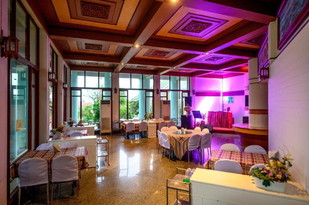 נאקהון סאוואן Beverly Hill Park Hotel מראה חיצוני תמונה