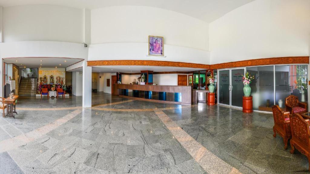 נאקהון סאוואן Beverly Hill Park Hotel מראה חיצוני תמונה