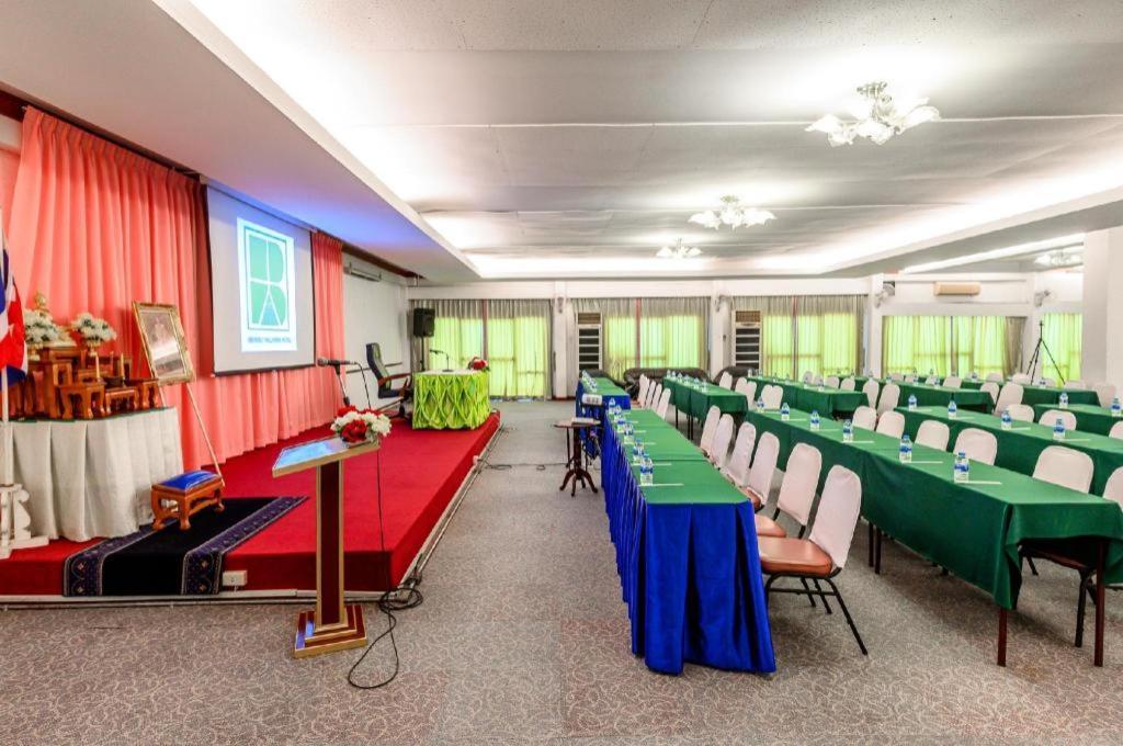 נאקהון סאוואן Beverly Hill Park Hotel מראה חיצוני תמונה