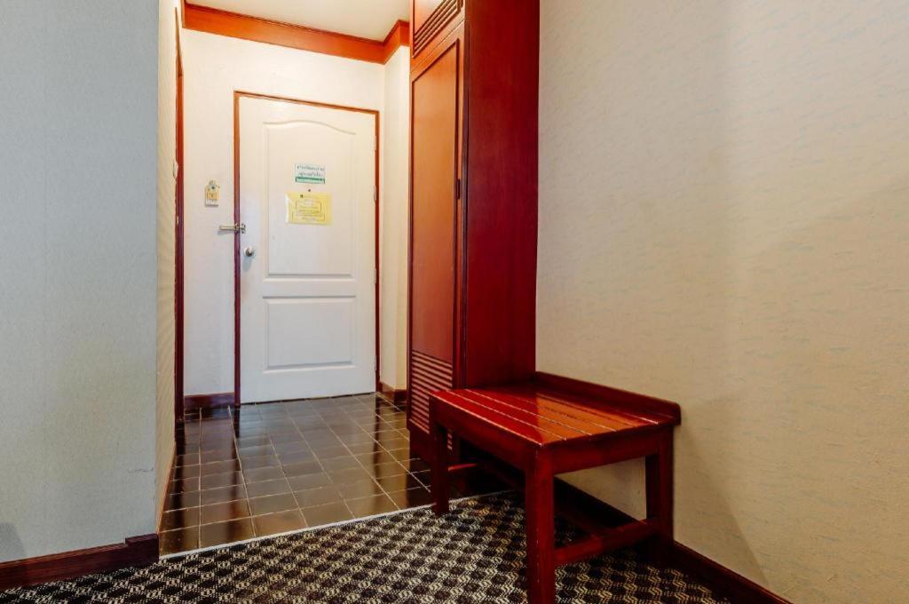 נאקהון סאוואן Beverly Hill Park Hotel מראה חיצוני תמונה