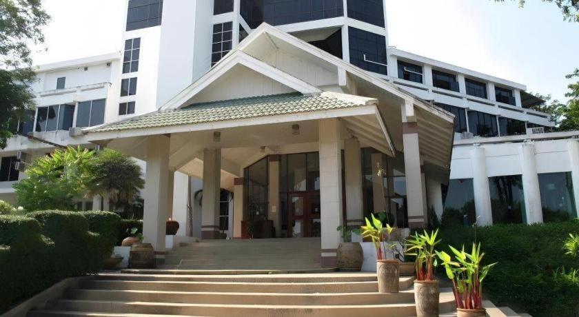 נאקהון סאוואן Beverly Hill Park Hotel מראה חיצוני תמונה