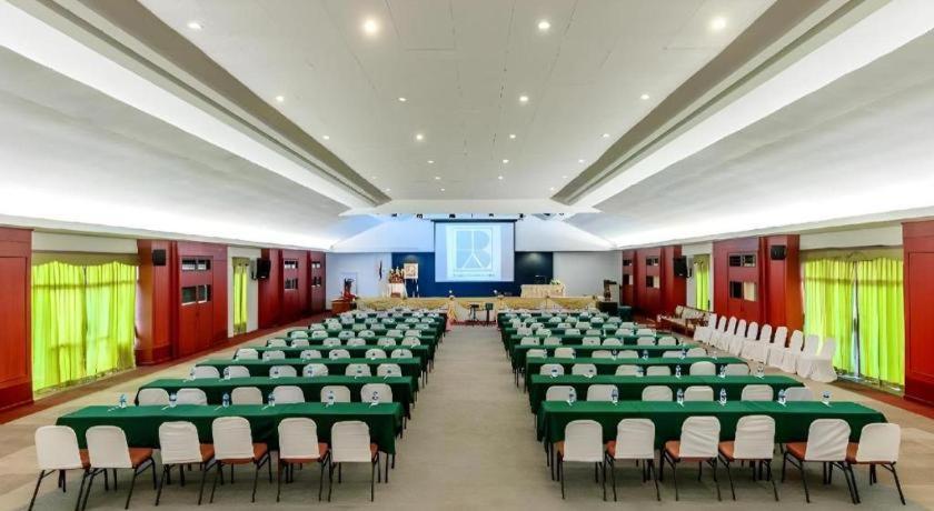 נאקהון סאוואן Beverly Hill Park Hotel מראה חיצוני תמונה