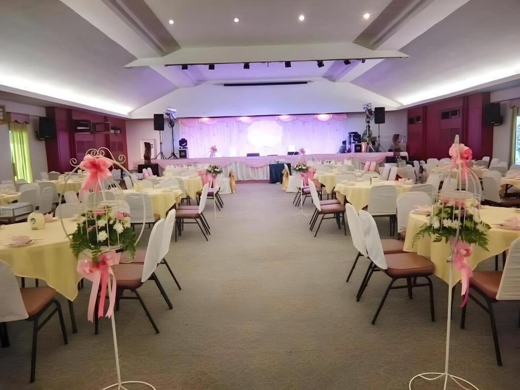 נאקהון סאוואן Beverly Hill Park Hotel מראה חיצוני תמונה