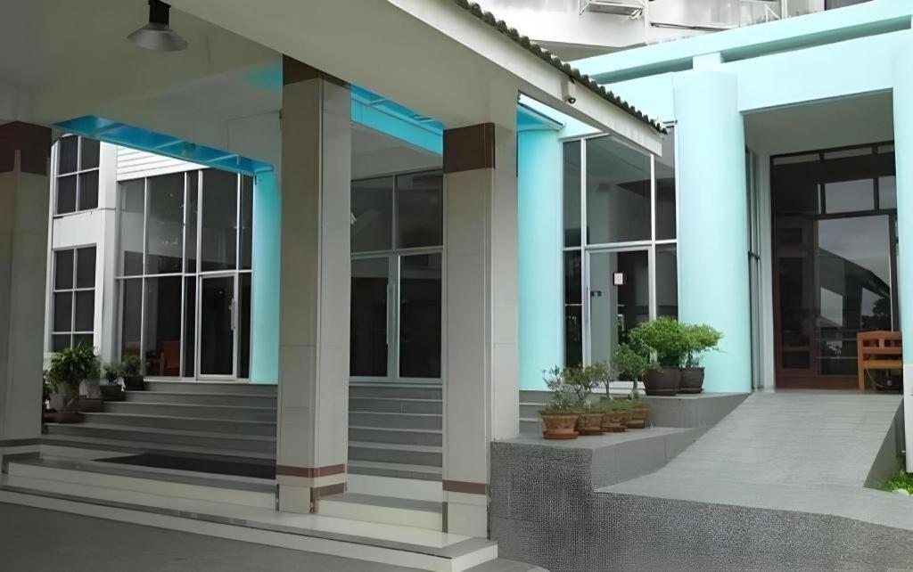נאקהון סאוואן Beverly Hill Park Hotel מראה חיצוני תמונה