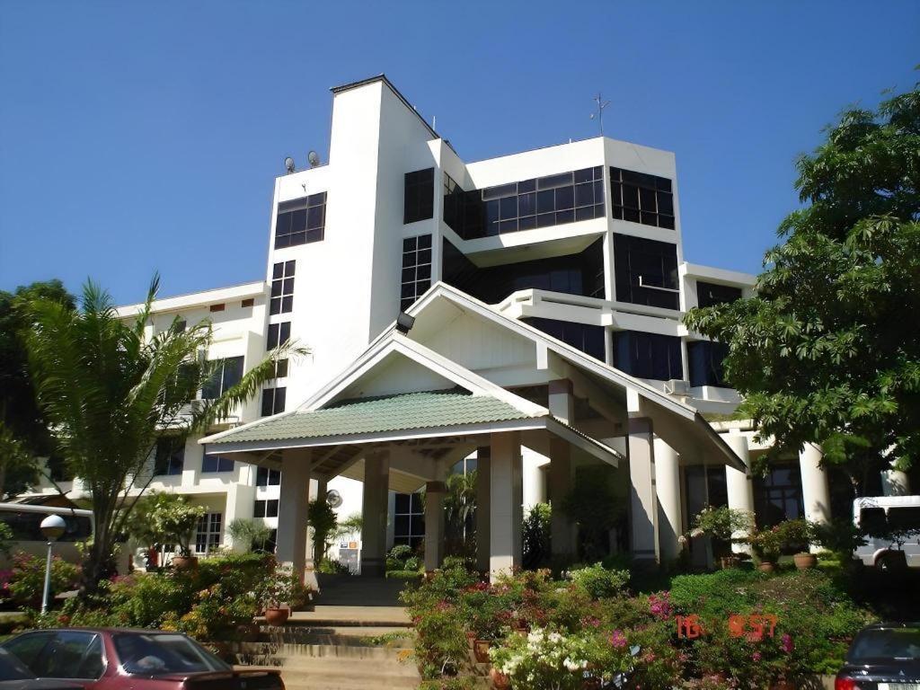 נאקהון סאוואן Beverly Hill Park Hotel מראה חיצוני תמונה